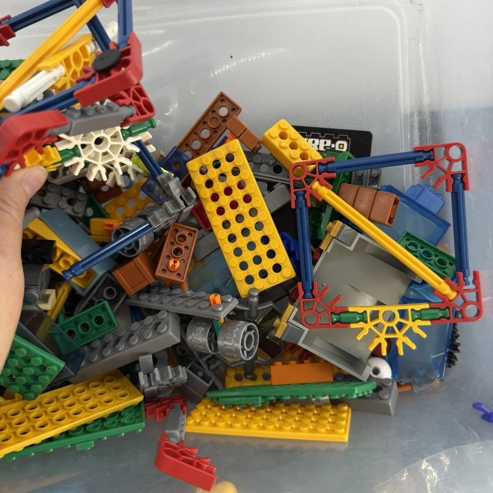 K'NEX KRE-O Building Toy Parts Lot Figures Plants Zombies Dungeons Dragons Mixed